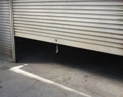 シャッター 動かない