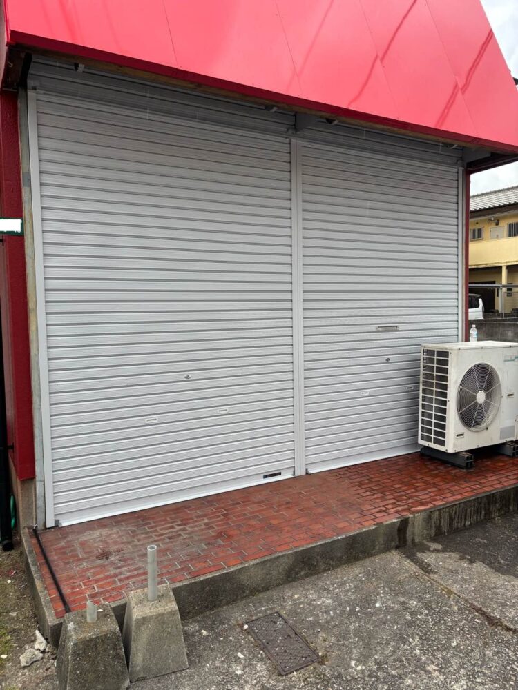 福岡県大野城市|店舗の軒天埋込型シャッター交換工事!大工工事からカバー工法までワンストップ対応